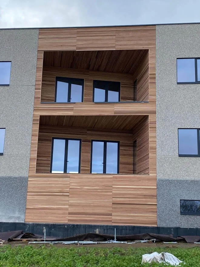 Balcons habillés de bardage bois